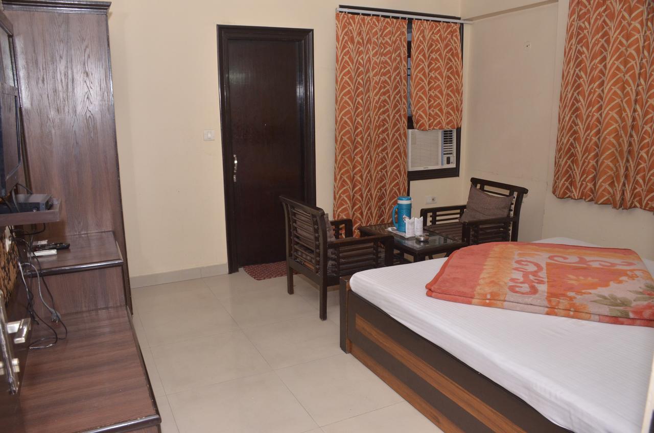 Hotel Jinendra Inn Τζαϊπούρ Εξωτερικό φωτογραφία