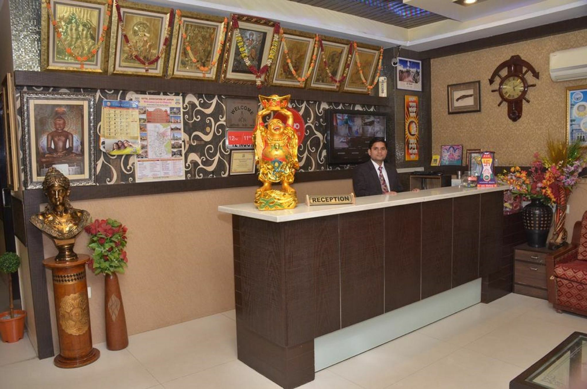 Hotel Jinendra Inn Τζαϊπούρ Εξωτερικό φωτογραφία