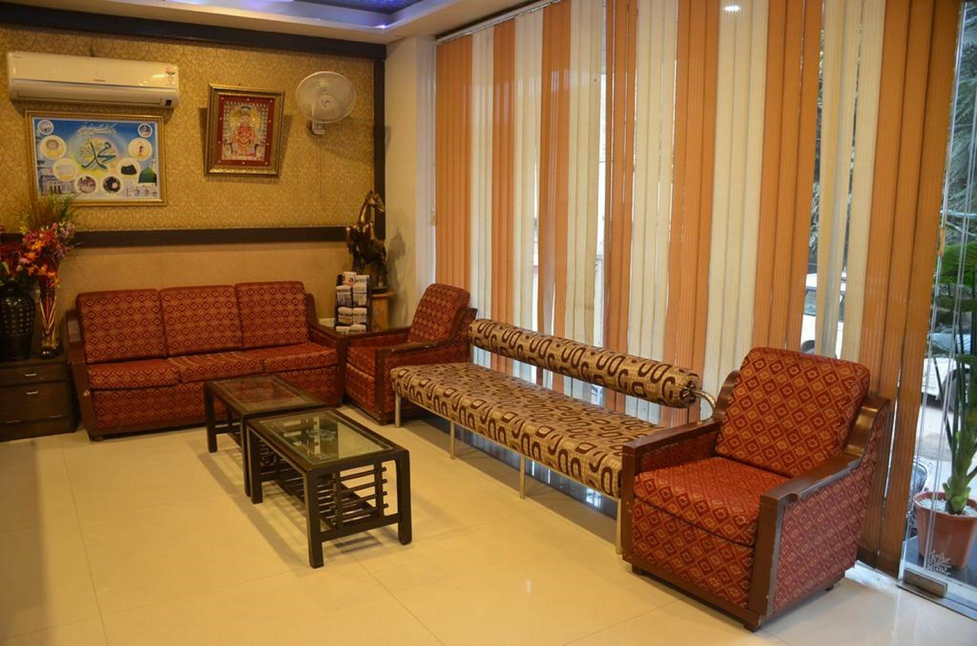 Hotel Jinendra Inn Τζαϊπούρ Εξωτερικό φωτογραφία